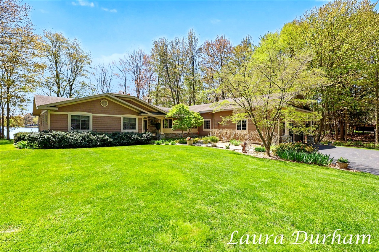 2nd image of 3636 Vienna Stras St, Holland, MI 49423 | MLS# 70553487