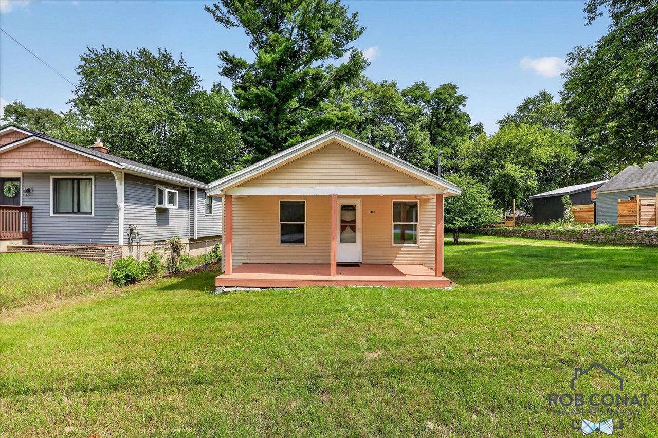 2nd image of 1662 Bristol Ave, Grand Rapids, MI 49504 | MLS# 70553557