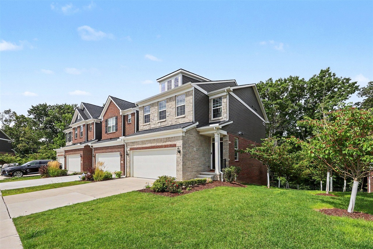 2nd image of 692 Peppermint Dr, Rochester, MI 48307 | MLS# 70553573