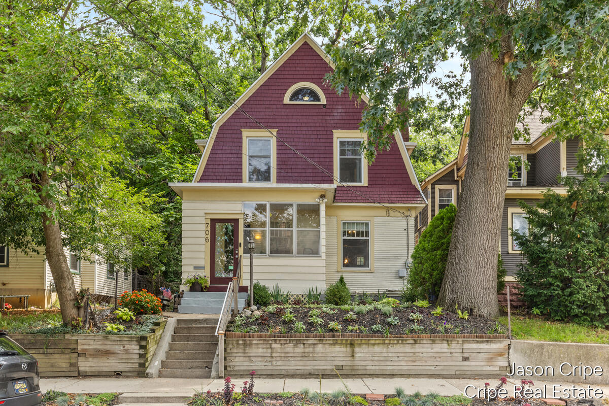 Photo 1 of Single family home for sale at 706 Lafayette Ave, Grand Rapids, MI 49503 | MLS# 70553577 | Listing updated on 2026-10-07