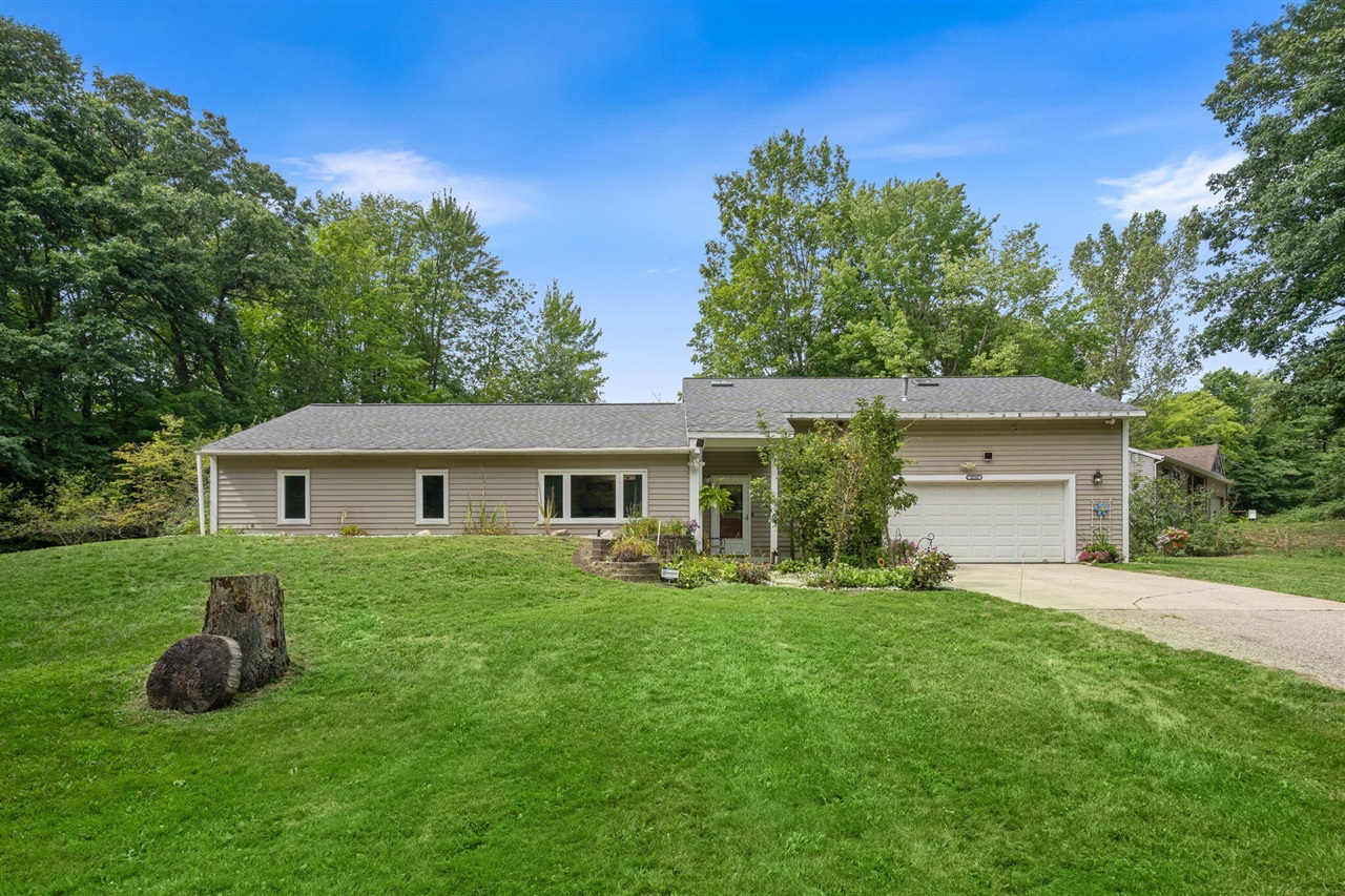 1st image of 18145 148th Ave, Spring Lake, MI 49456 | MLS# 70553579