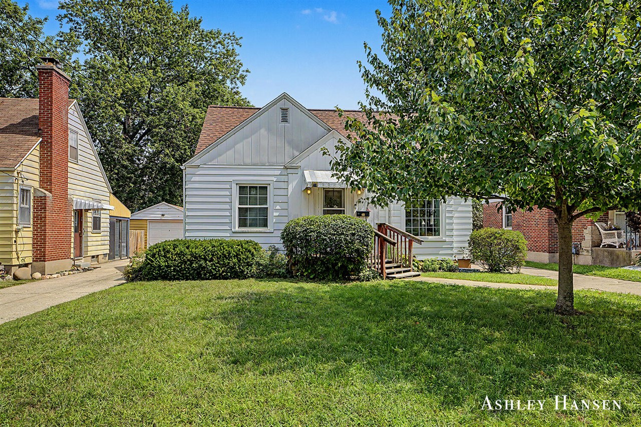 1st image of 1714 Fremont Ave, Grand Rapids, MI 49504 | MLS# 70553586