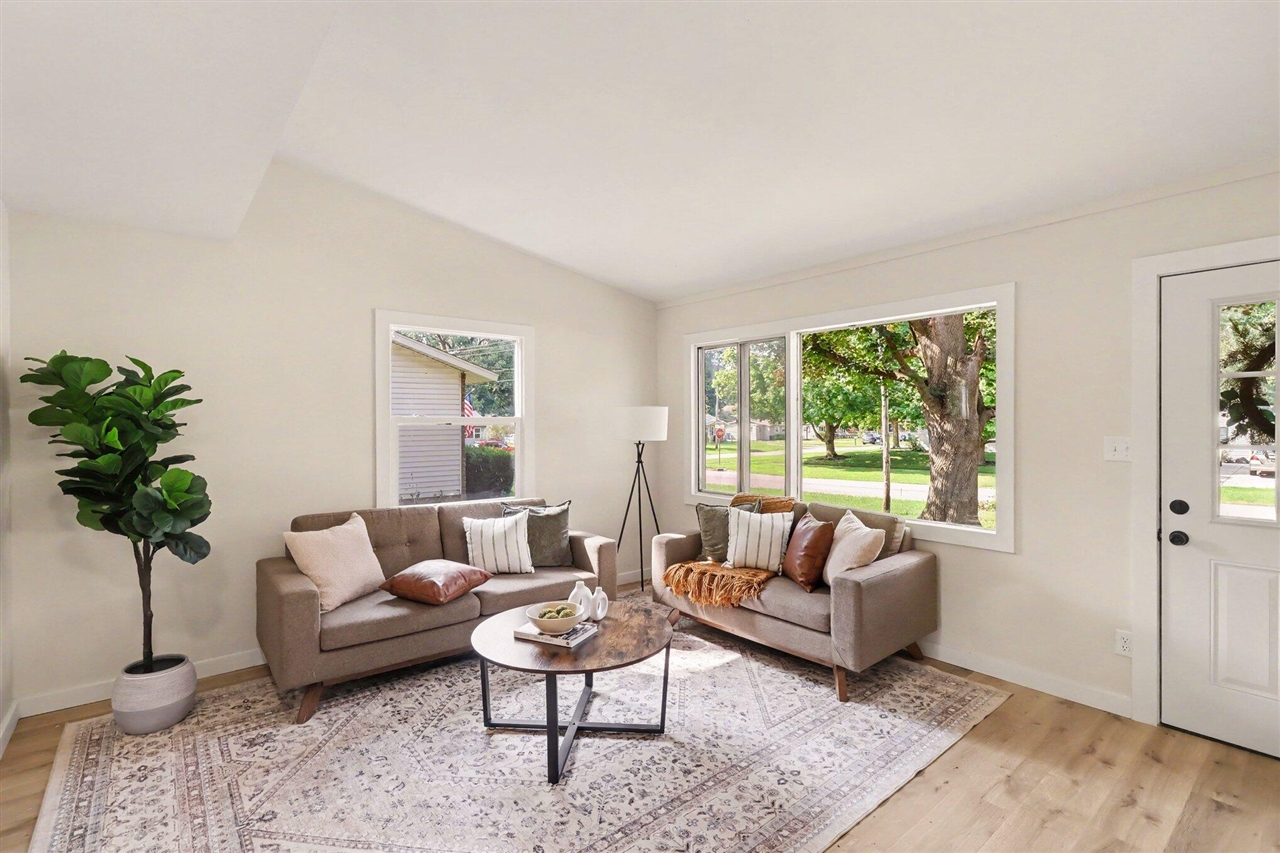 3rd image of 2410 Monterey Dr, Kalamazoo, MI 49004 | MLS# 70553599