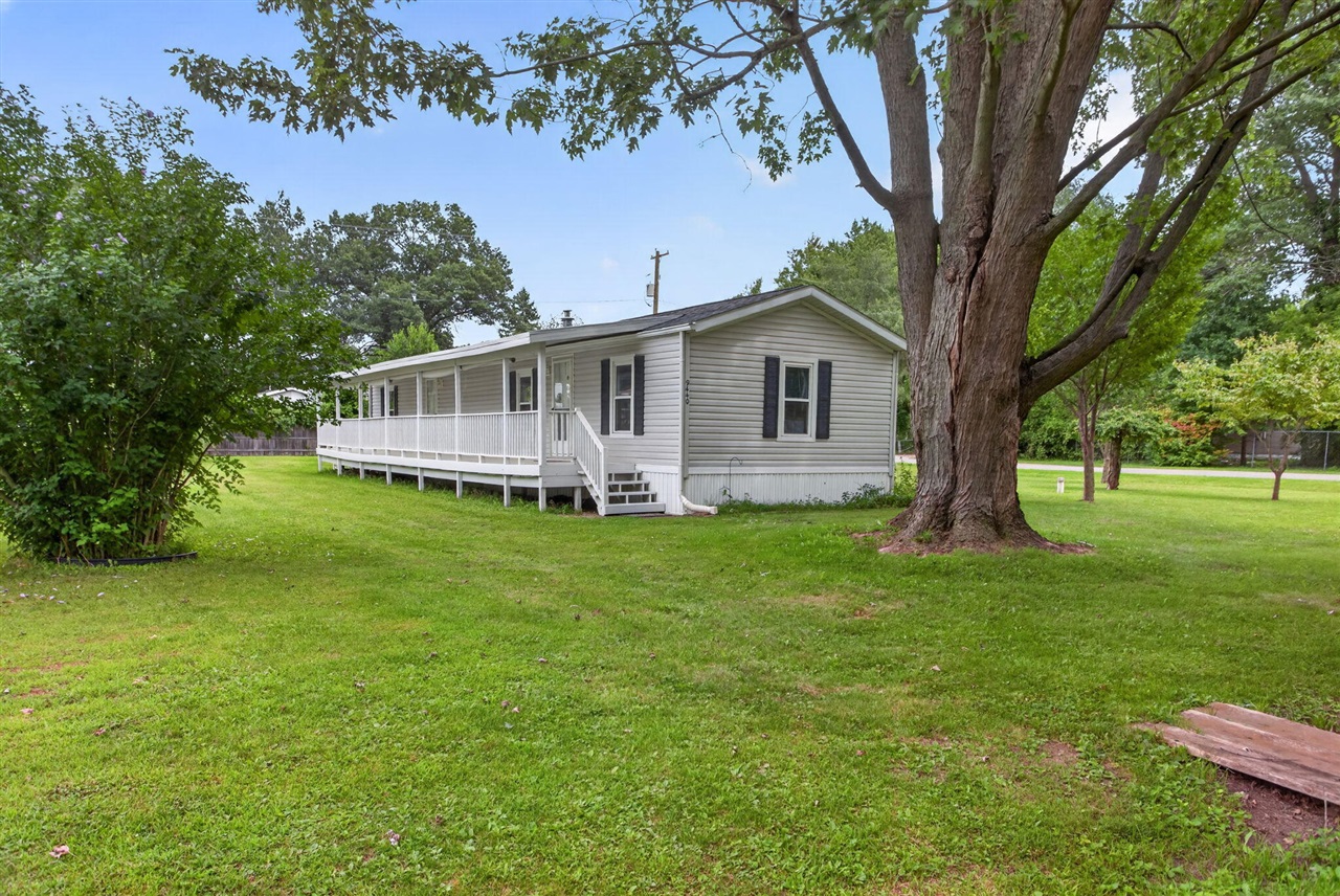 1st image of 9440 Stetler Dr, Jackson, MI 49201 | MLS# 70553602