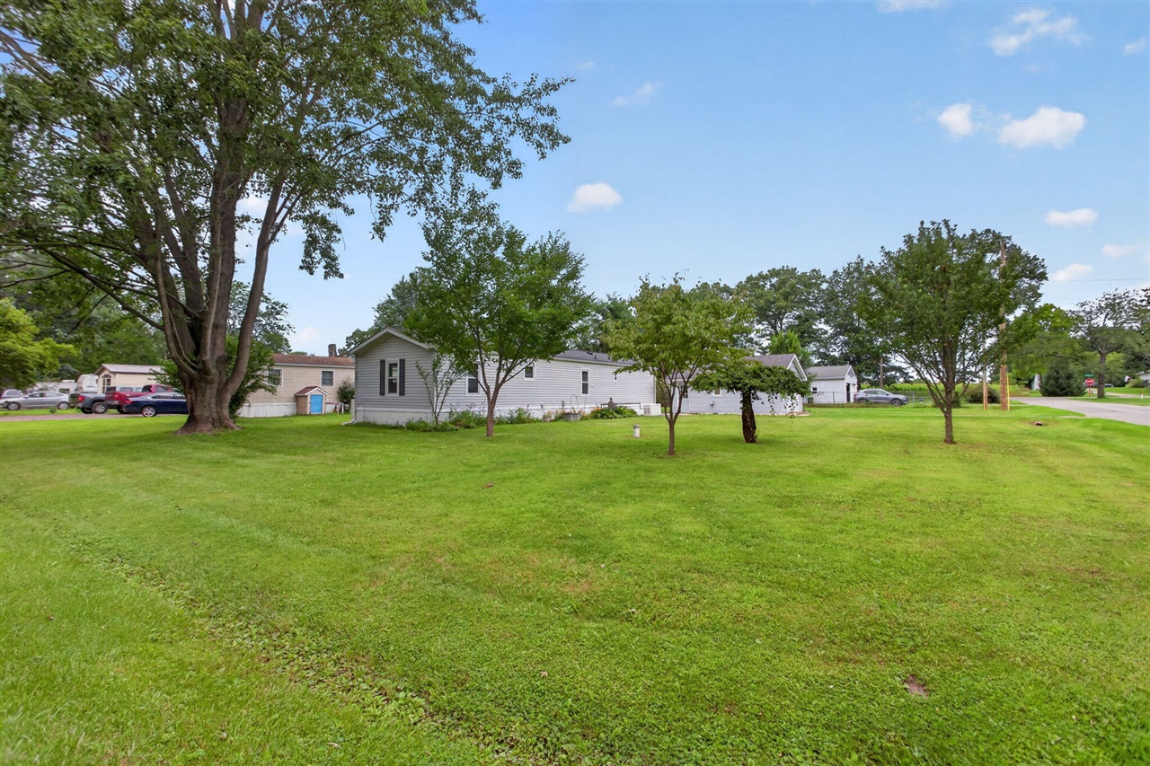 2nd image of 9440 Stetler Dr, Jackson, MI 49201 | MLS# 70553602