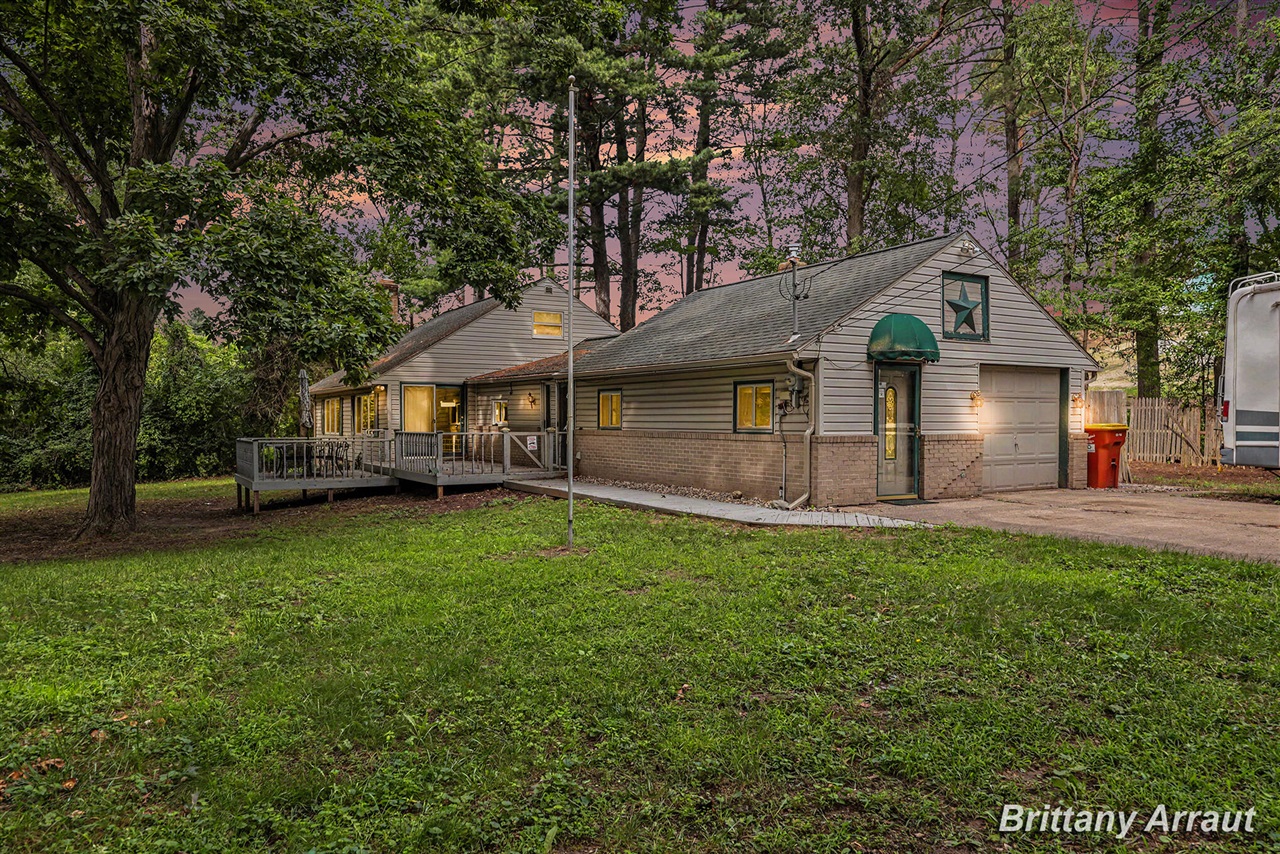 3rd image of 2027 Valentine St, Grand Rapids, MI 49525 | MLS# 70553623