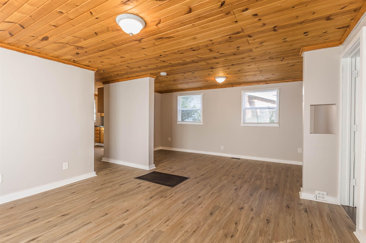 2nd image of 1122 3rd St, Grand Rapids, MI 49504 | MLS# 70553634