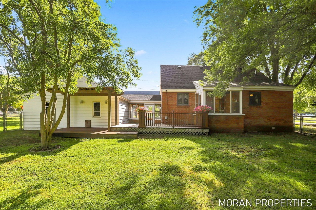 5th image of 210 Hope Ave, Holland, MI 49423 | MLS# 70553643