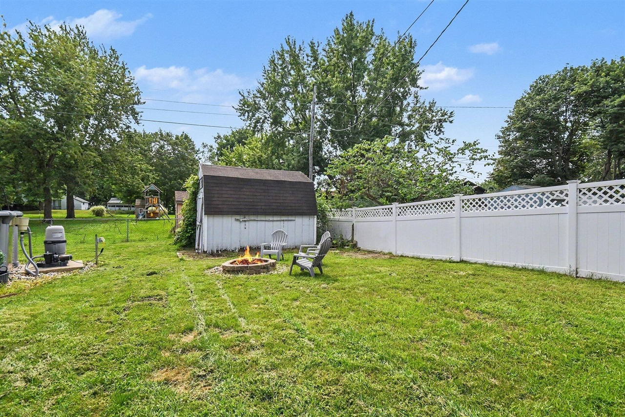 Photo 2 of Single family home for sale at 4562 Vista Dr, Bridgman, MI 49106 | MLS# 70553647 | Listing updated on 2026-10-03