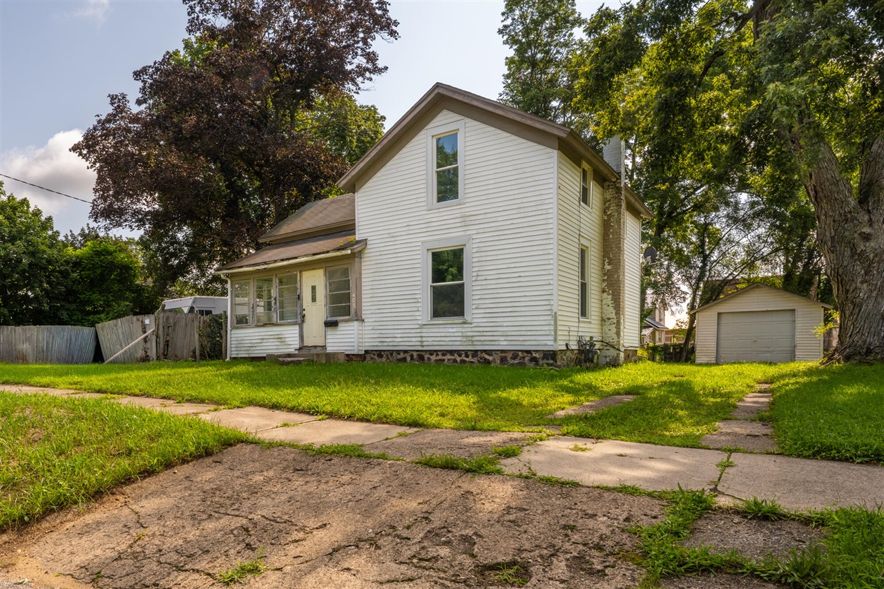 1st image of 407 Michigan Ave, Dowagiac, MI 49047 | MLS# 70553661