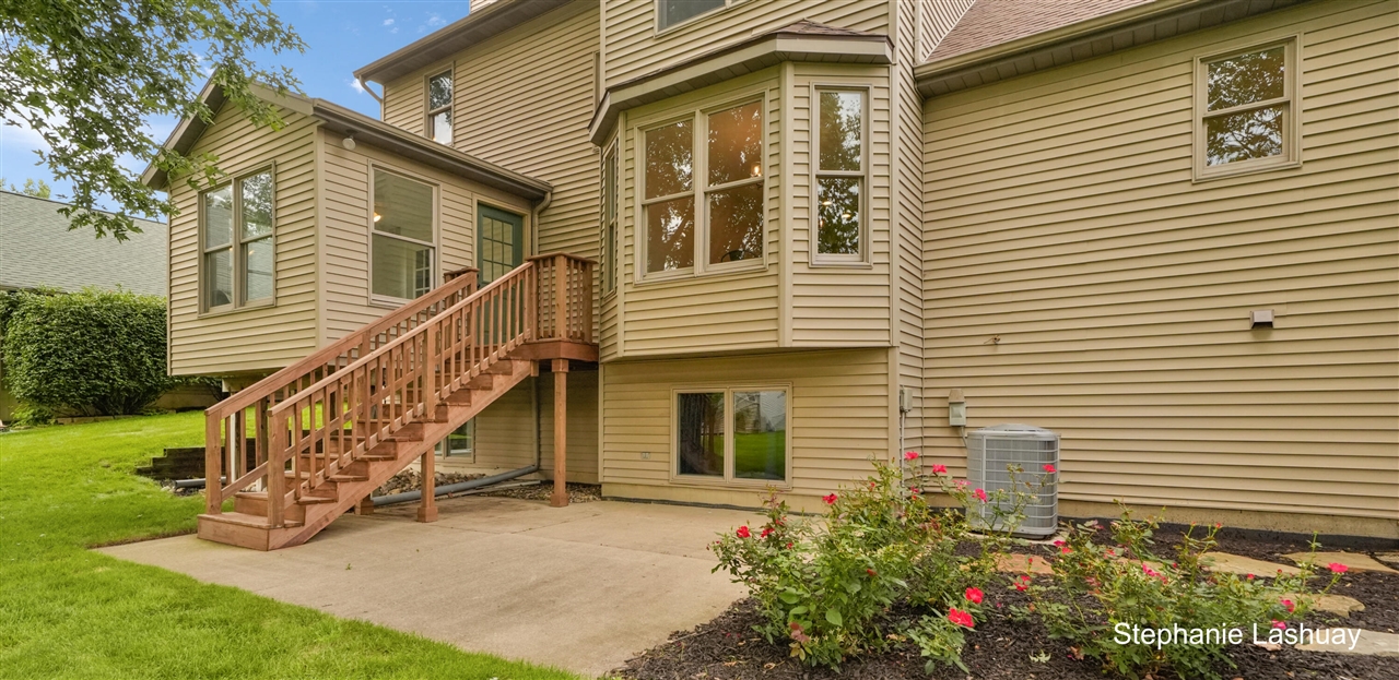 Photo 3 of Sale Pending at 4029 Redbush Dr, Grandville, MI 49418 | MLS# 70553671 | Listing updated on 2026-09-17