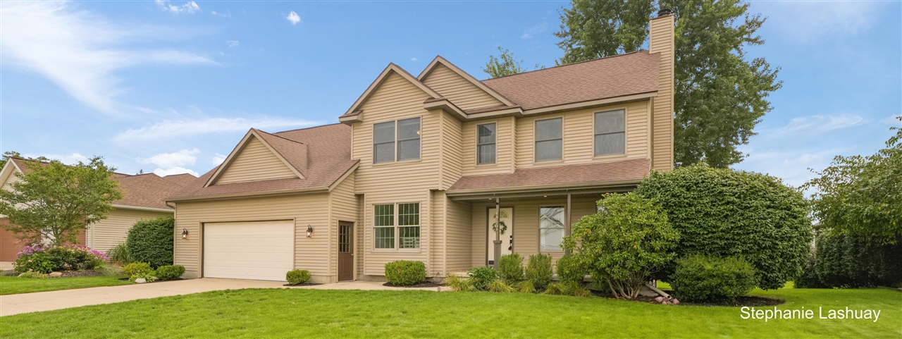 Photo 3 of Sale Pending at 4029 Redbush Dr, Grandville, MI 49418 | MLS# 70553671 | Listing updated on 2026-09-17