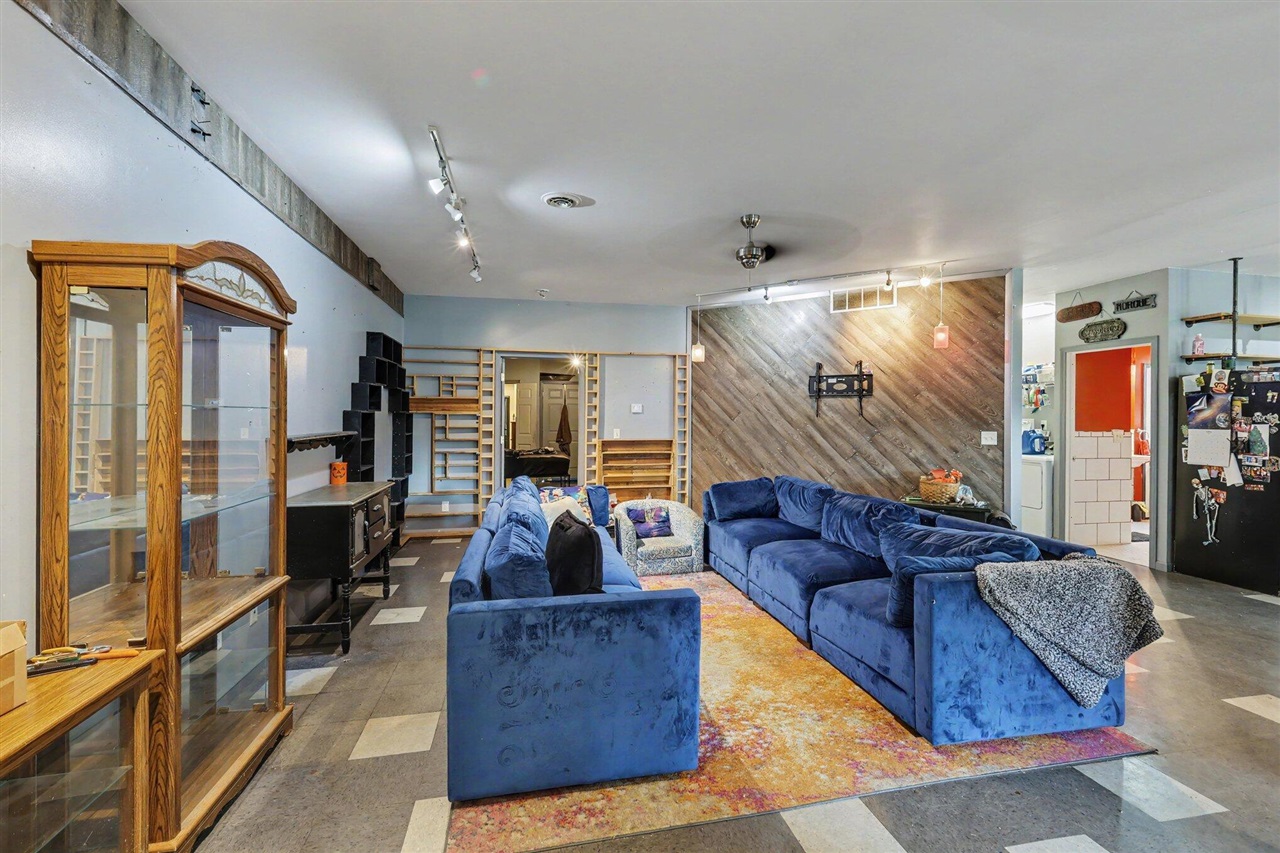 5th image of 6041 Thru Roamin Dr, Jackson, MI 49201 | MLS# 70553684