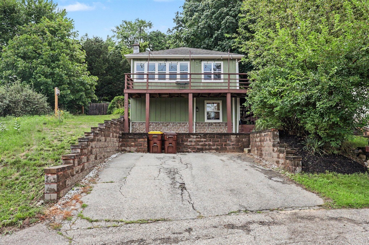 3rd image of 6688 Echo Dr, Rockford, MI 49341 | MLS# 70553734