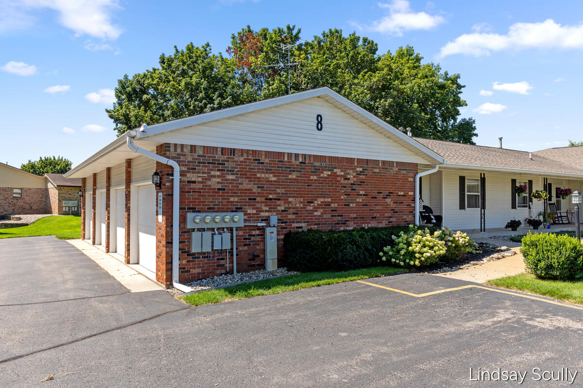 3rd image of 1871 E Elizabeth Ln, Jenison, MI 49428 | MLS# 70553743