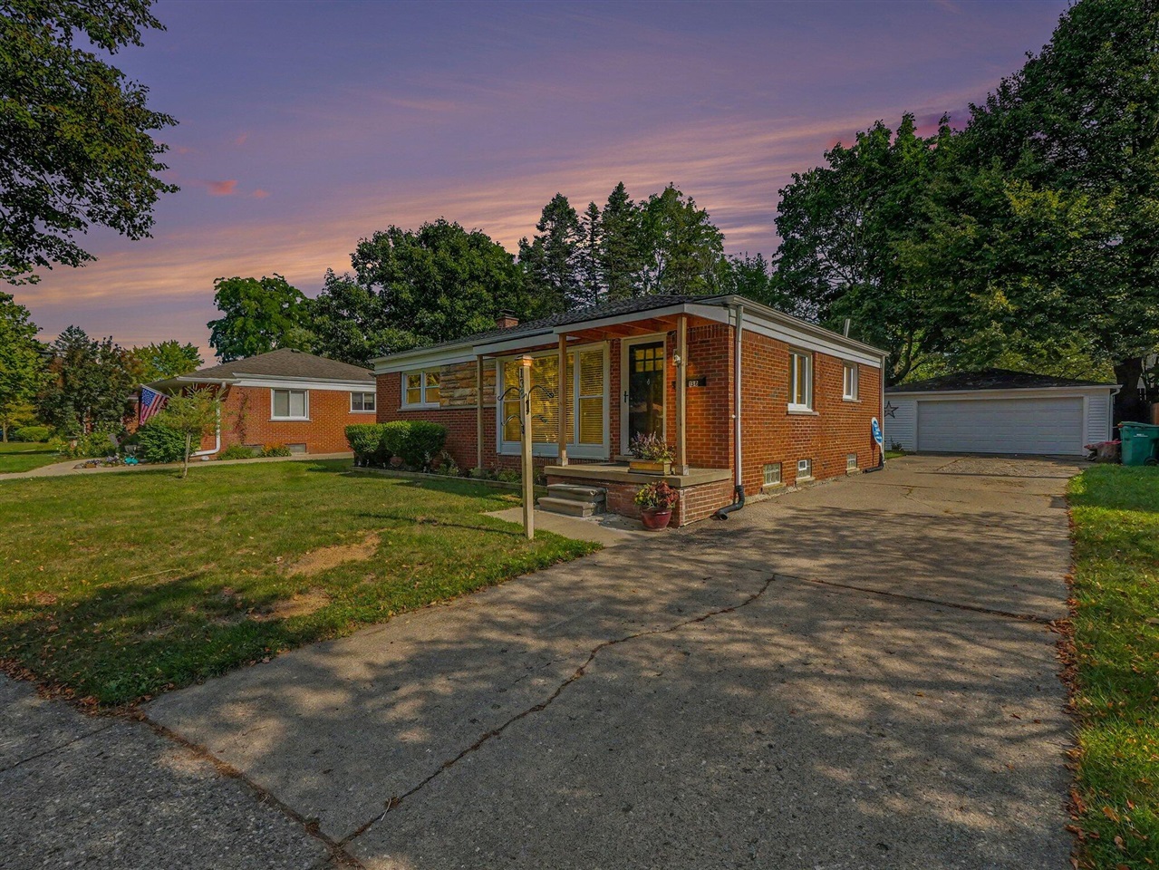 Photo 3 of Single family home for sale at 138 Pleasant Ridge Dr, Saline, MI 48176 | MLS# 70553772 | Listing updated on 2026-09-16
