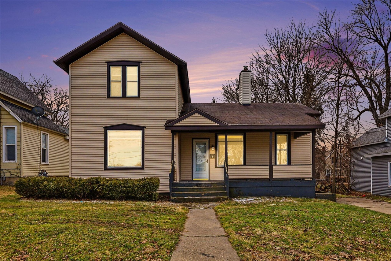 1st image of 154 Carrier St, Grand Rapids, MI 49505 | MLS# 70553826