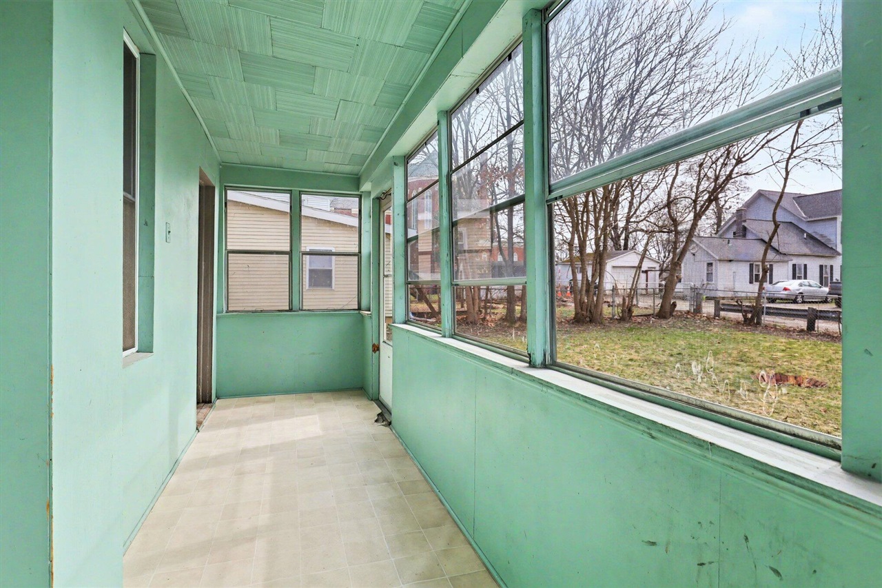 5th image of 154 Carrier St, Grand Rapids, MI 49505 | MLS# 70553826