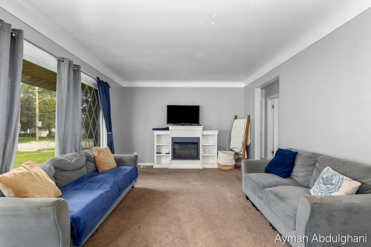 2nd image of 4248 Curwood Ave, Grand Rapids, MI 49508 | MLS# 70553836