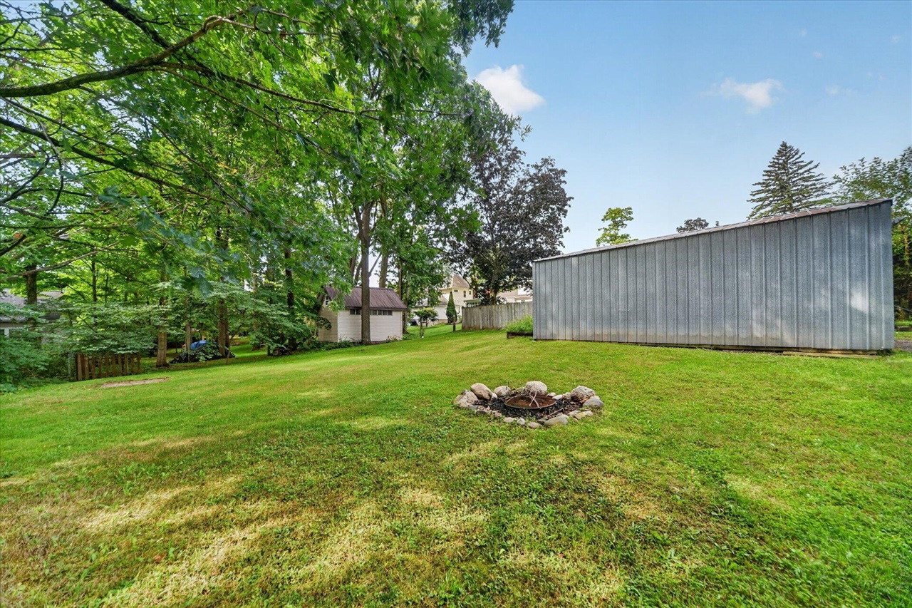 30th image of 124 E Clinton St, Hastings, MI 49058 | MLS# 70553846
