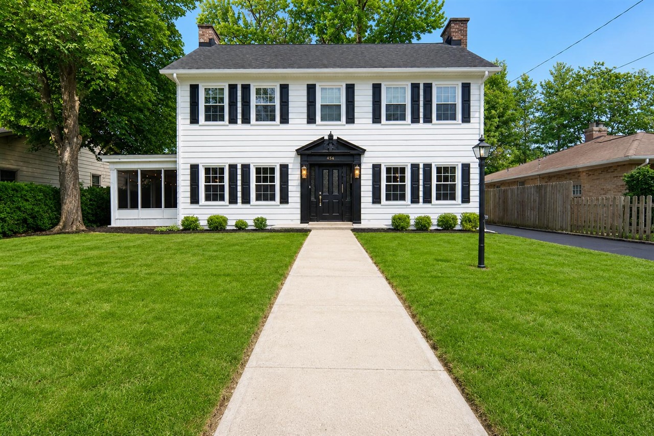 1st image of 524 3 Mile Rd, Grand Rapids, MI 49505 | MLS# 70553861