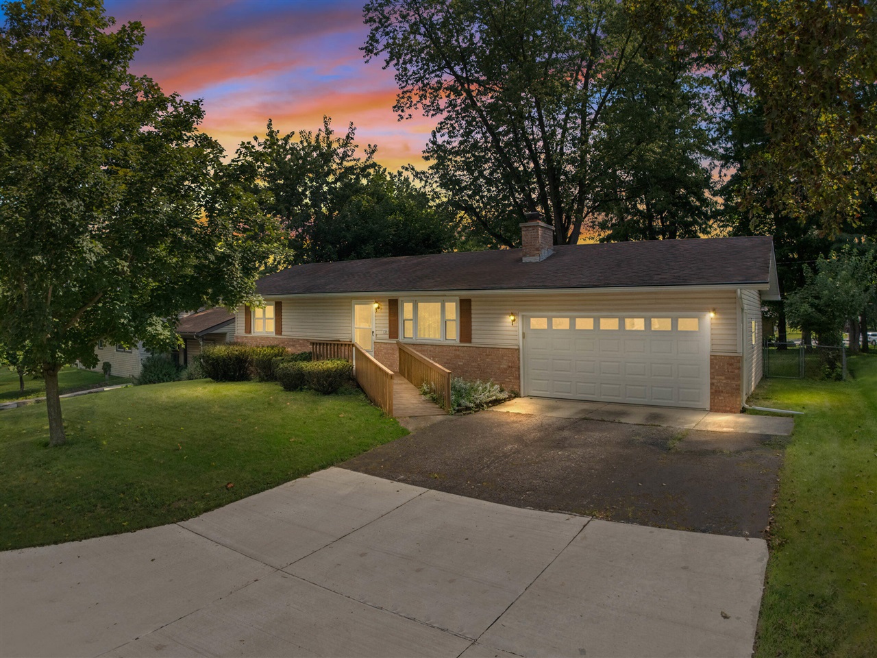 Photo 2 of Single family home for sale at 159 Westwood Dr, Hillsdale, MI 49242 | MLS# 70553890 | Listing updated on 2026-10-02