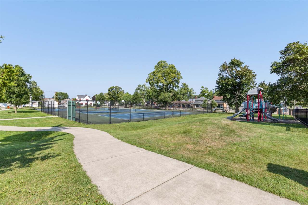 36th image of 115 S Thompson St, Jackson, MI 49203 | MLS# 70553892