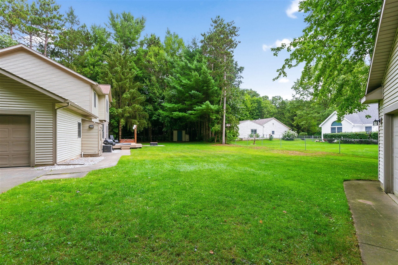 5th image of 15250 Hofma Dr, Grand Haven, MI 49417 | MLS# 70553900