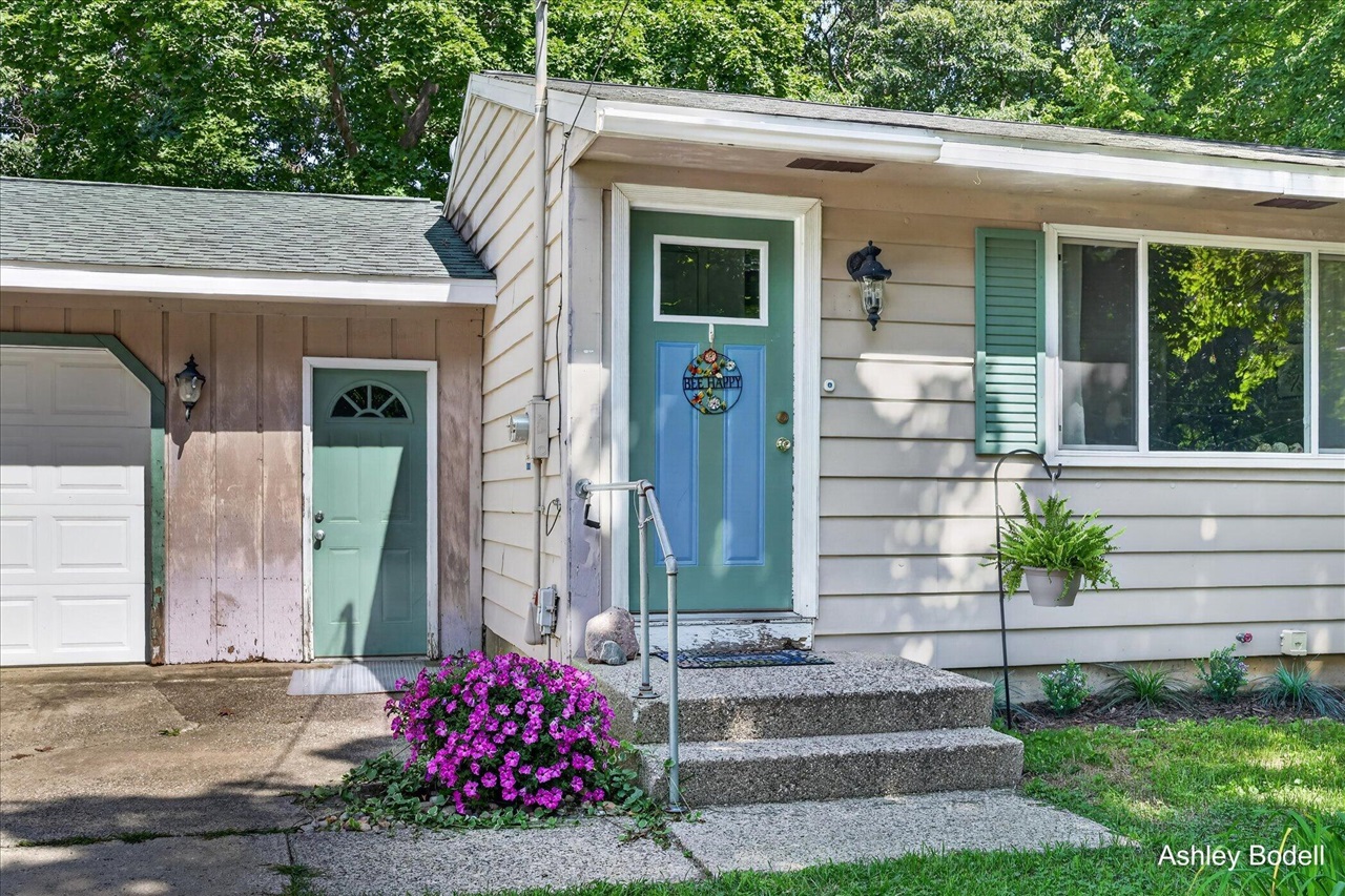 2nd image of 1448 Baywicke Dr, Lowell, MI 49331 | MLS# 70553905