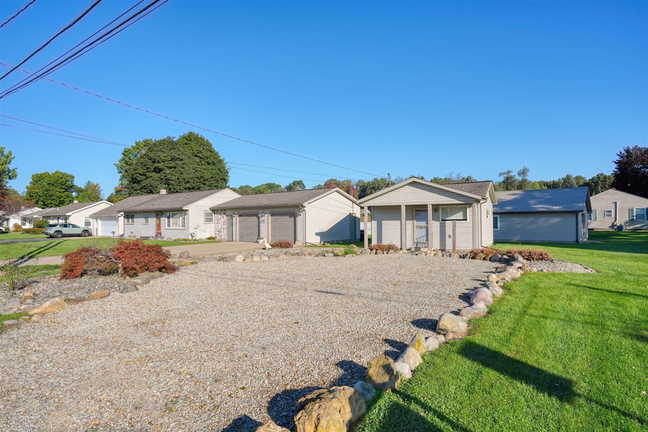Photo 1 of Single family home for sale at 1304 Joseph St, Jackson, MI 49202 | MLS# 70553906 | Listing updated on 2026-10-01