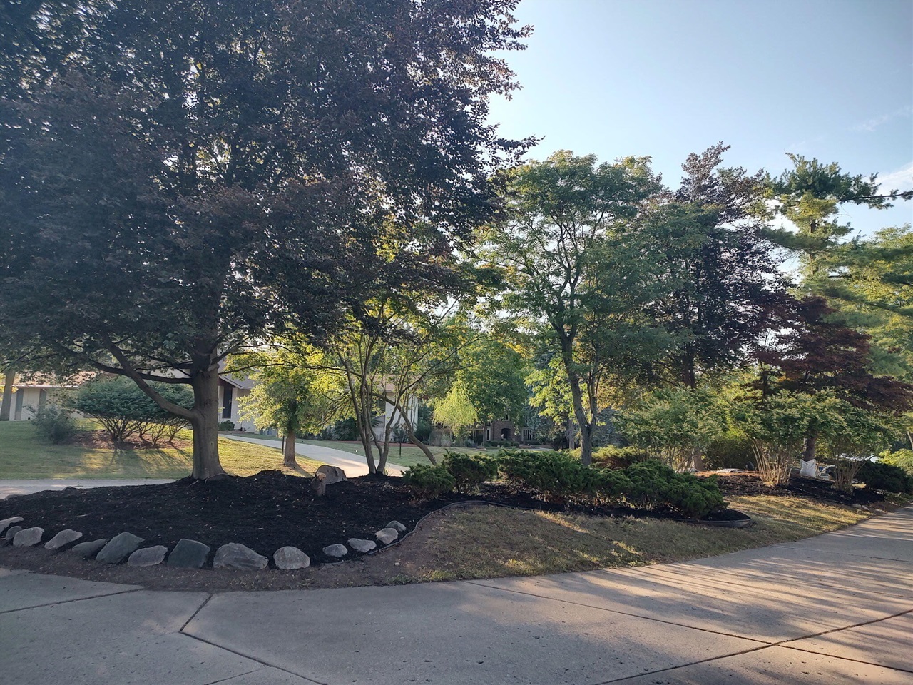 Photo 3 of Mansion for sale at 3541 Ridgeview Ct, Bloomfield Hills, MI 48302 | MLS# 70553920 | Listing updated on 2026-09-26