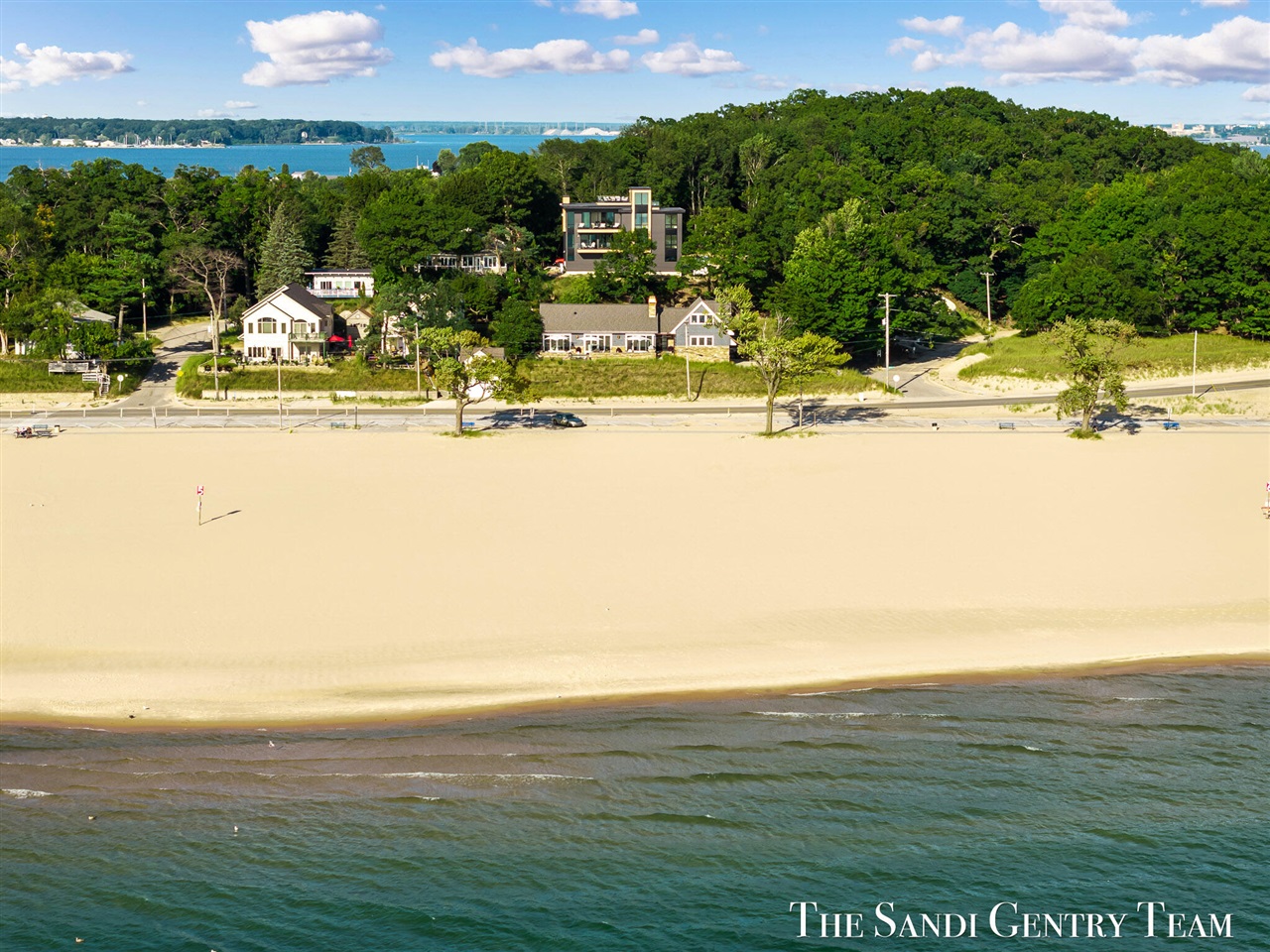 2nd image of 1796 Beach St, Muskegon, MI 49441 | MLS# 70553954