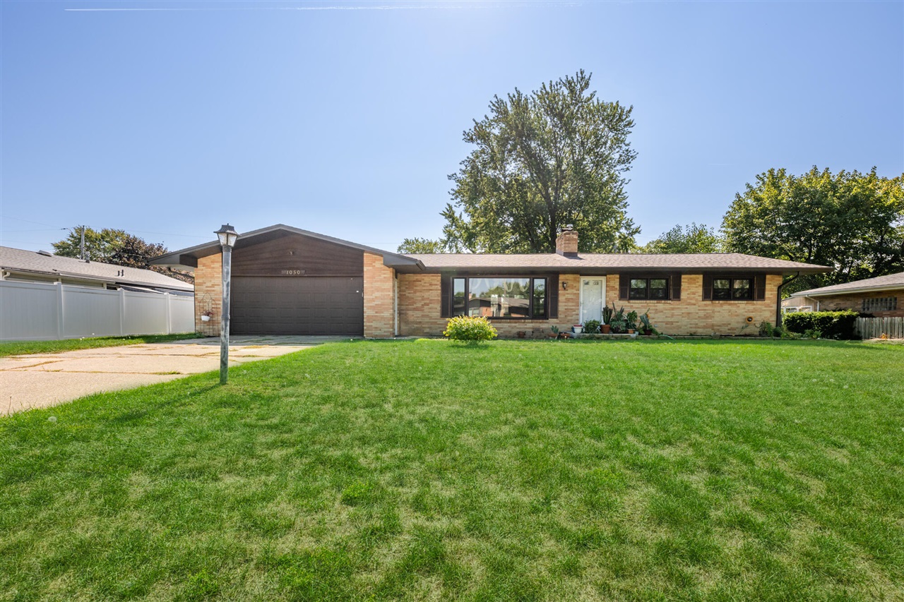 Photo 1 of Sale Pending at 1050 Jean Ann Dr, Saint Joseph, MI 49085 | MLS# 70553978 | Listing updated on 2026-10-06