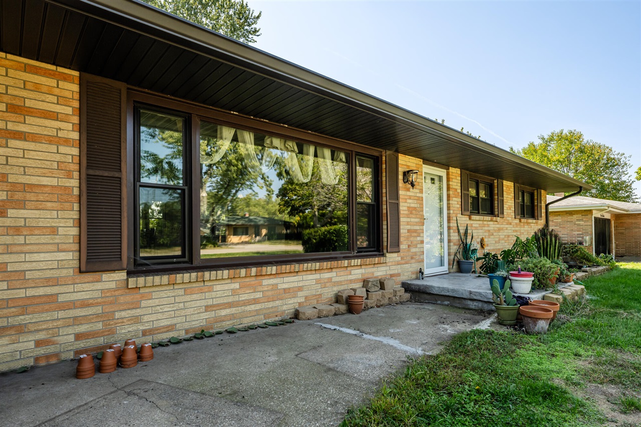 Photo 2 of Sale Pending at 1050 Jean Ann Dr, Saint Joseph, MI 49085 | MLS# 70553978 | Listing updated on 2026-10-06