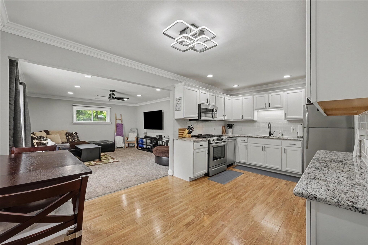 5th image of 3308 Grafton St, Lake Orion, MI 48359 | MLS# 70554000