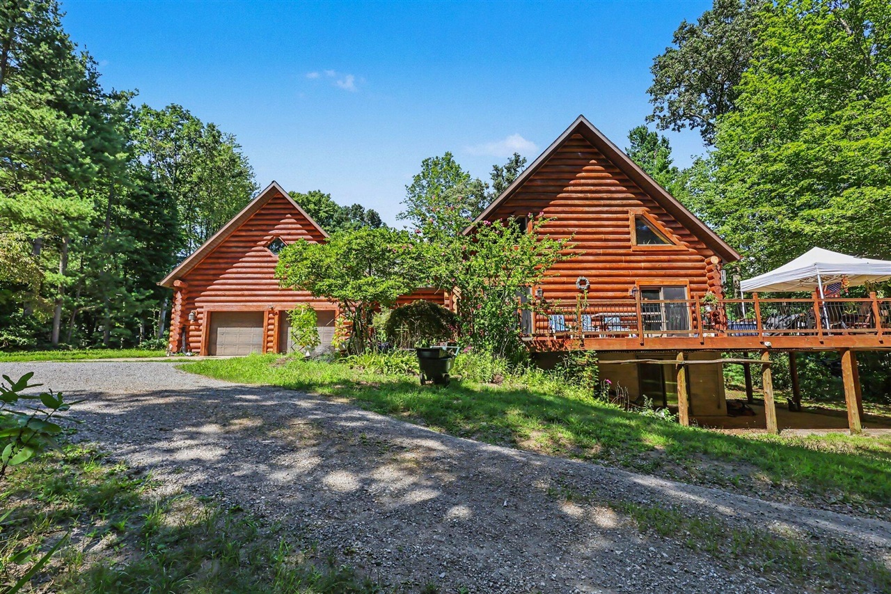 Photo 1 of Single family home for sale at 17182 Arthur Ct, Spring Lake, MI 49456 | MLS# 70554001 | Listing updated on 2026-09-28