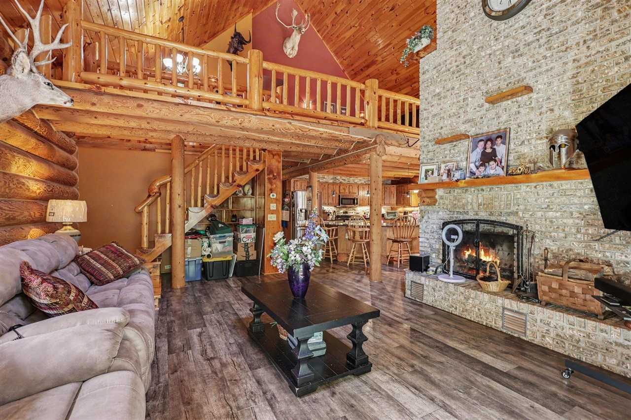 Photo 4 of Single family home for sale at 17182 Arthur Ct, Spring Lake, MI 49456 | MLS# 70554001 | Listing updated on 2026-09-28