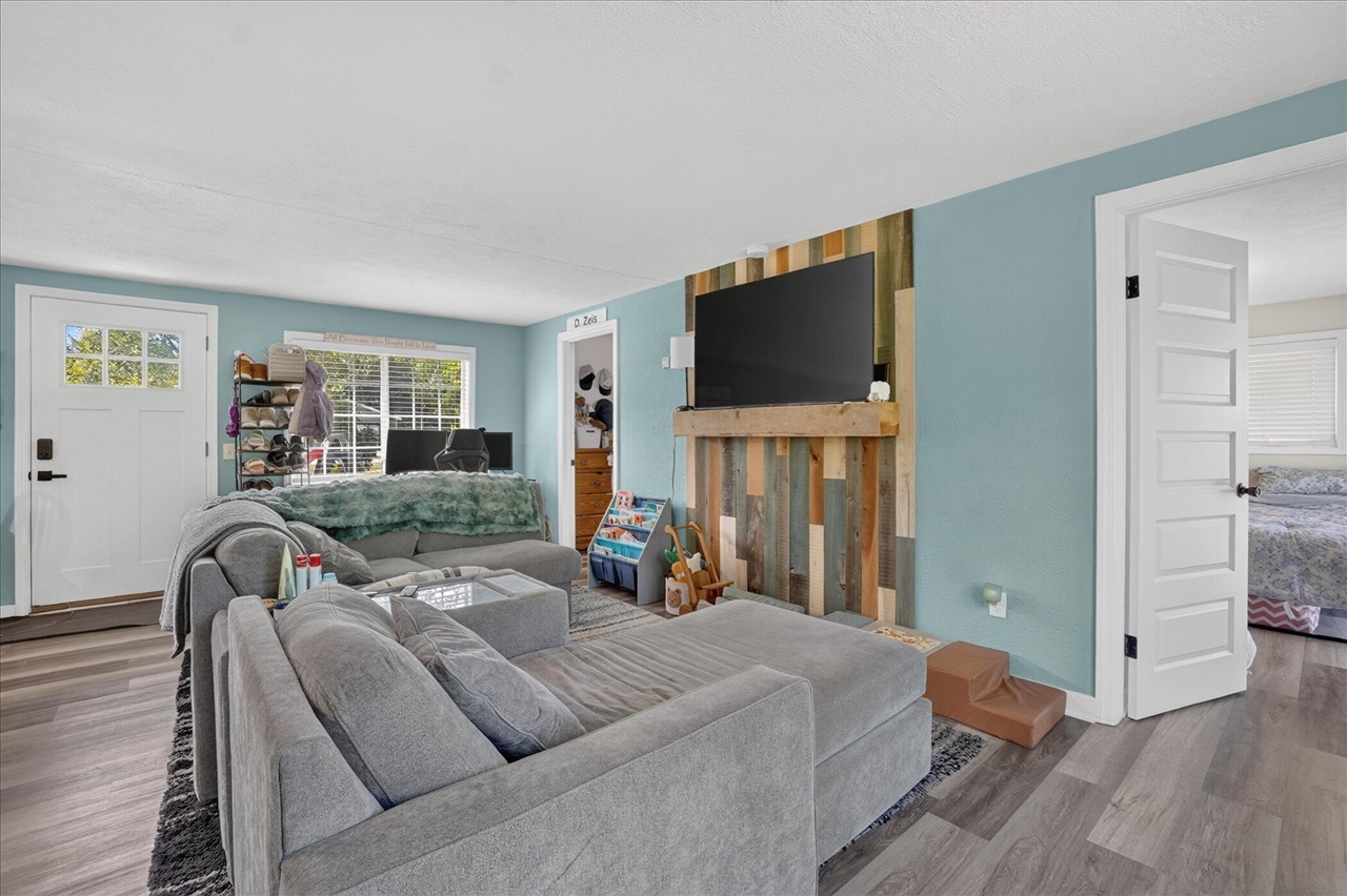 Photo 3 of Single family home for sale at 1790 Lakewood Dr, Crystal, MI 48818 | MLS# 70554010 | Listing updated on 2026-09-13