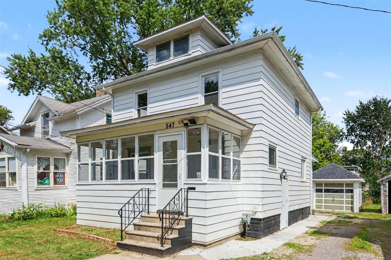 3rd image of 547 N Pleasant St, Jackson, MI 49202 | MLS# 70554014