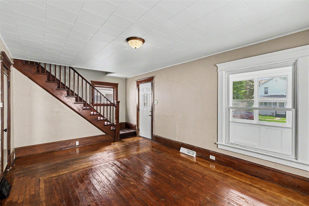 4th image of 547 N Pleasant St, Jackson, MI 49202 | MLS# 70554014