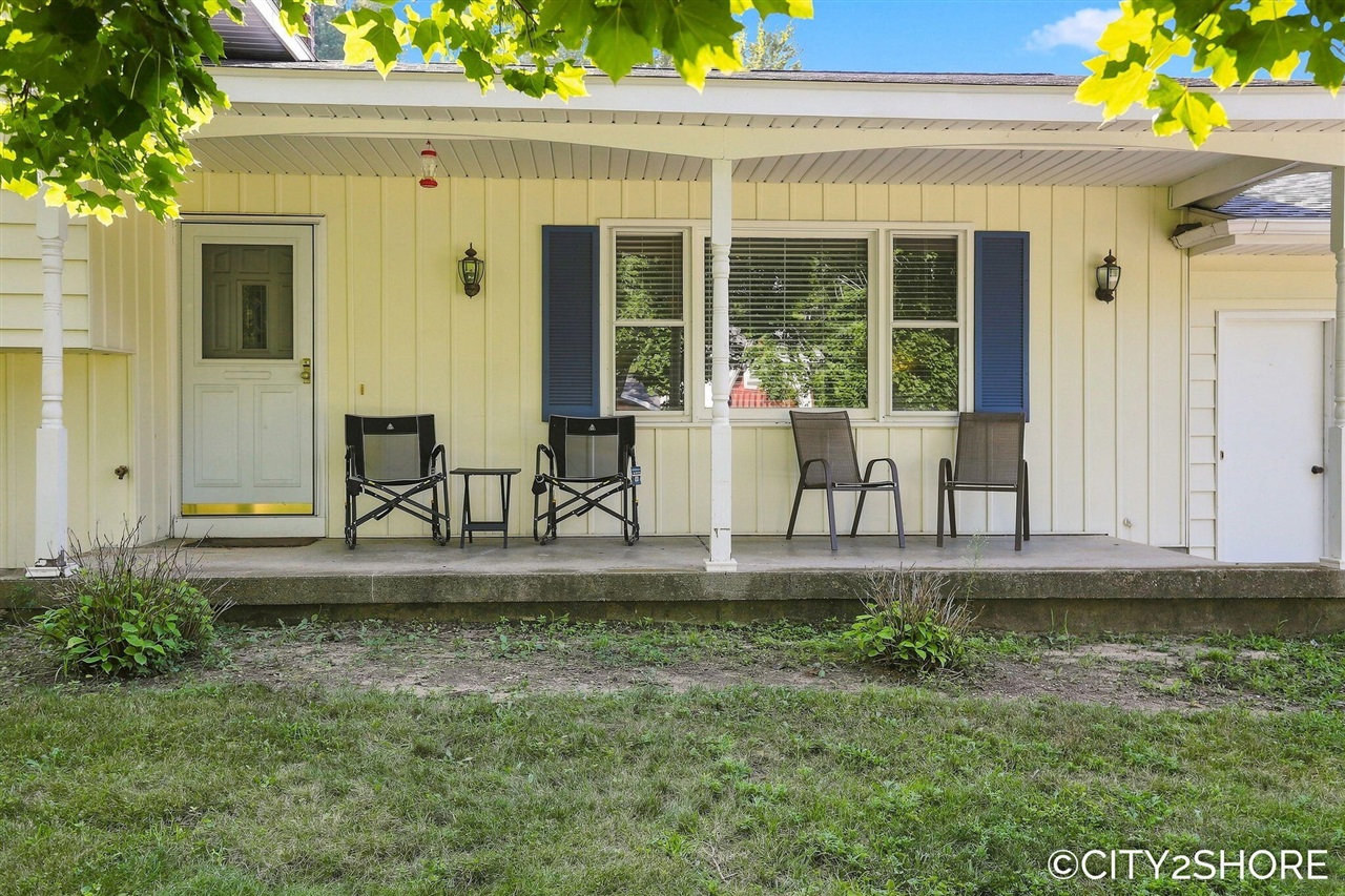 Photo 2 of Single family home for sale at 418 Harrison St, Coopersville, MI 49404 | MLS# 70554015 | Listing updated on 2026-10-08