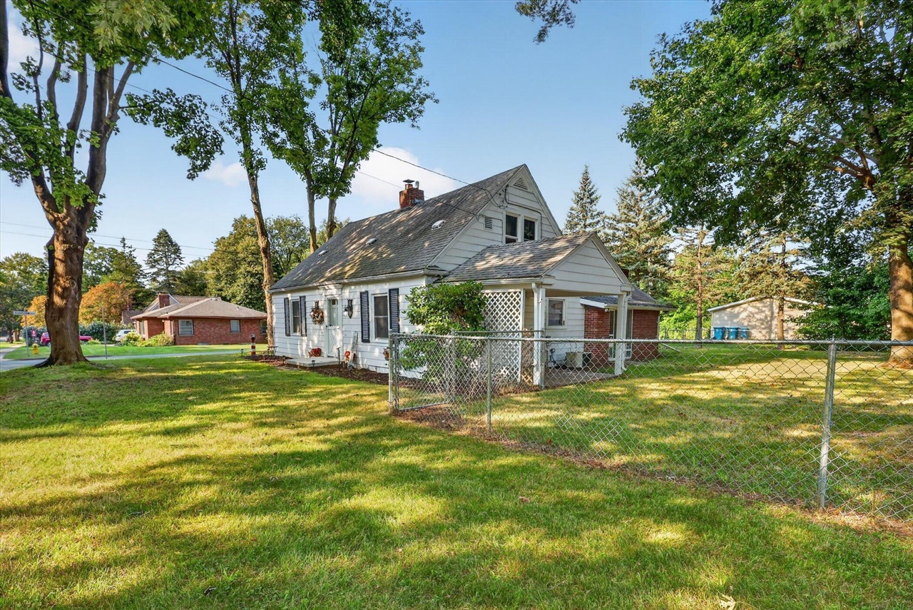 3rd image of 539 Coolidge Ave, Kalamazoo, MI 49006 | MLS# 70554034