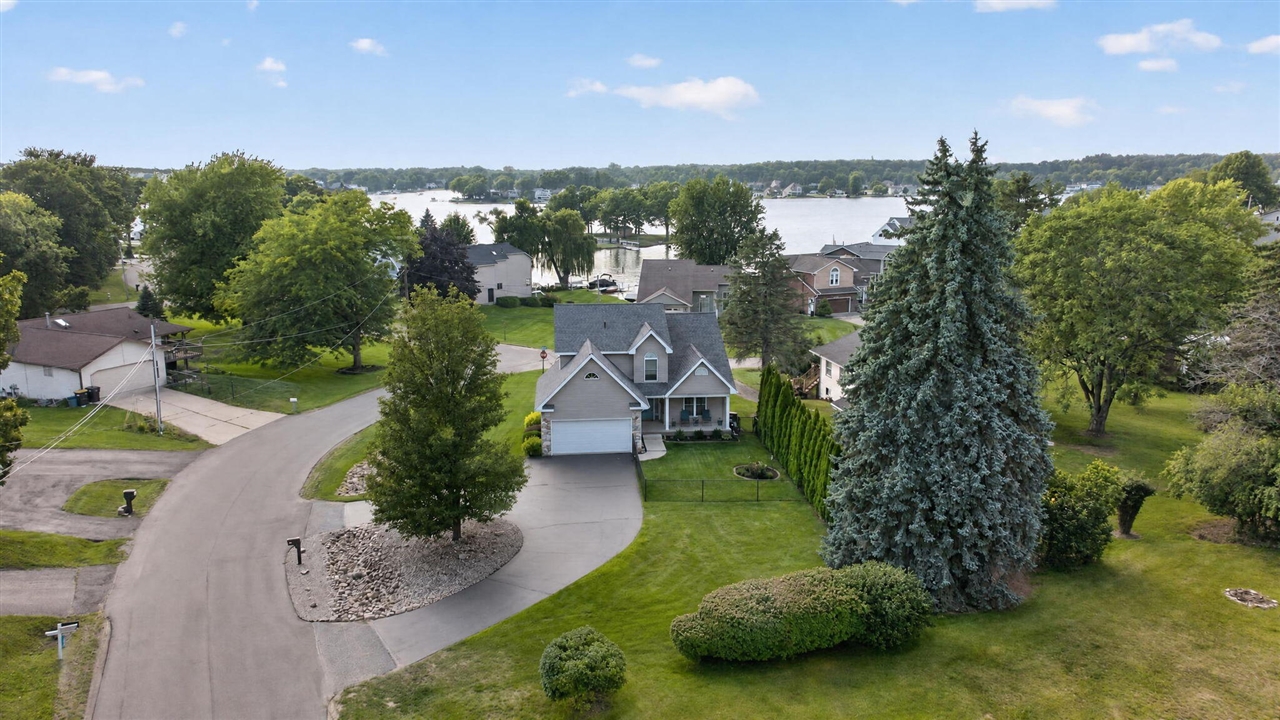 1st image of 165 Hawthorne Dr, Brooklyn, MI 49230 | MLS# 70554064