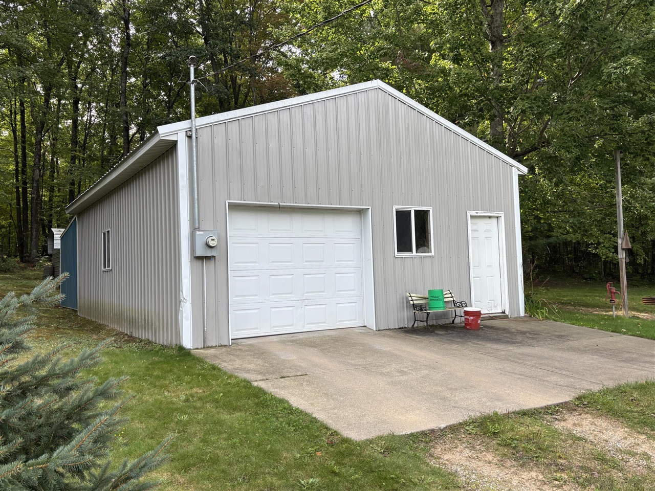Photo 3 of Single family home for sale at 2705 W Southern Ave, Baldwin, MI 49304 | MLS# 70554076 | Listing updated on 2026-09-25