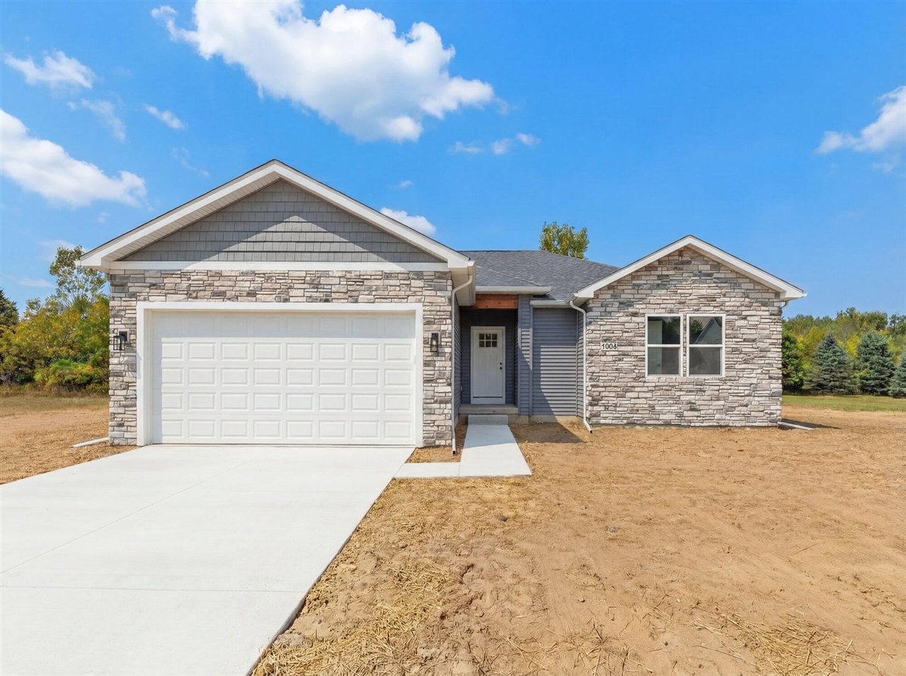 Photo 1 of Single family home for sale at 2010 Green Acres Dr, Adrian, MI 49221 | MLS# 70554090 | Listing updated on 2026-09-16