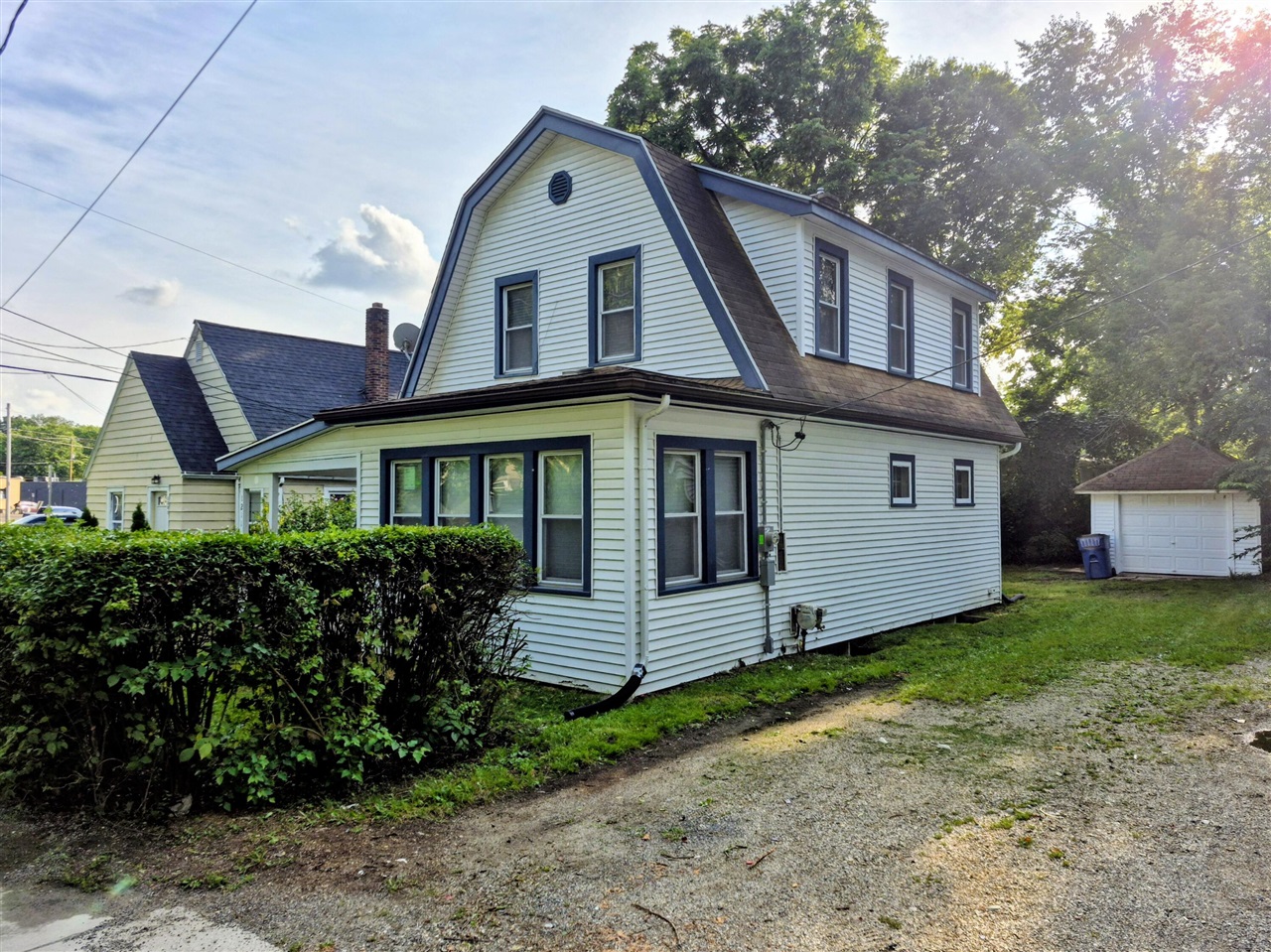 2nd image of 1211 Wayside Rd, Kalamazoo, MI 49048 | MLS# 70554105