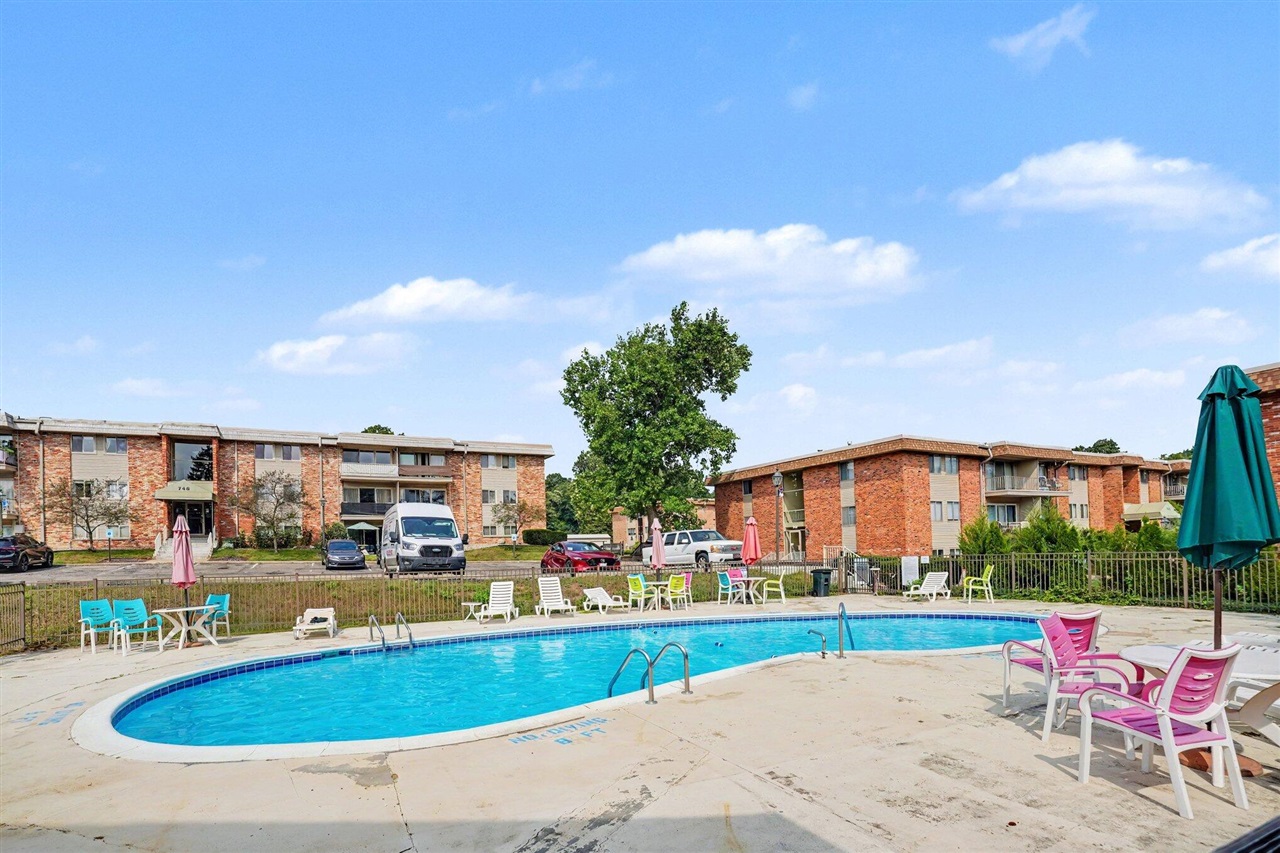 2nd image of 742 W Kilgore Rd, Kalamazoo, MI 49008