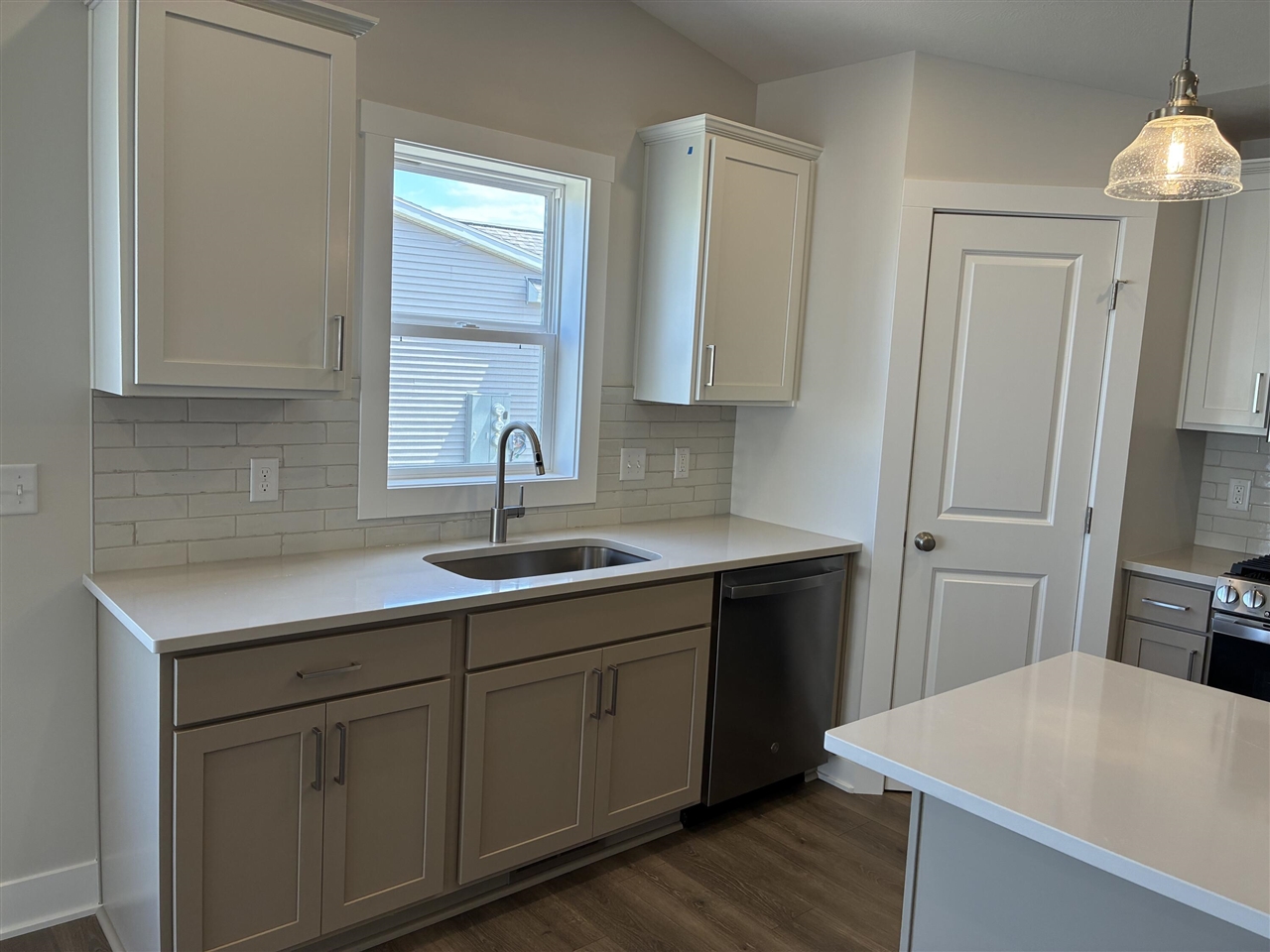 3rd image of 12455 Glenburn Dr #39, Grand Haven, MI 49417 | MLS# 70554120