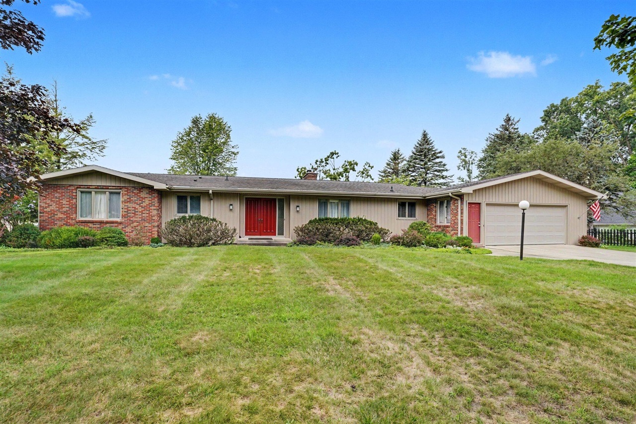 39th image of 4216 Lake Forest Dr, Kalamazoo, MI 49008 | MLS# 70554139