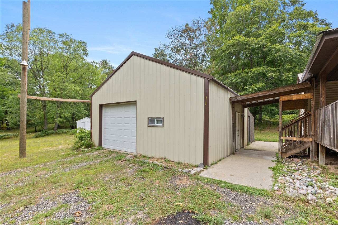 Photo 4 of Single family home for sale at 11642 S Woodland Dr, Cadillac, MI 49601 | MLS# 70554157 | Listing updated on 2026-09-22